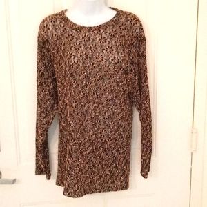 NWT🎁FREE GIFT IS INCLUDED 🎁 Gift Mesh Floral Pattern Stretch Blouse